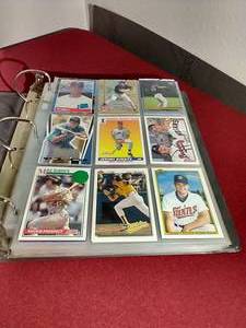 lot 56 image: Baseball Card Album - FULL of Stars & HOFers