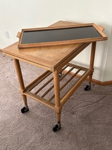 lot 7 image: Mid Century Modern Bar Cart - Mid Century Modern Beverage Cart