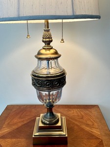 lot 26 image: Vintage Crystal and Table Lamp
