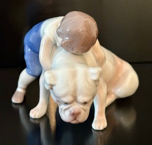 lot 66 image: Bing and Grndahl 1790 Unconditional Love Figurine