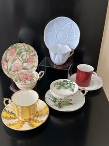 lot 65 image: Five Vintage Teacup and Saucer Sets including Shelley