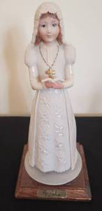 lot 47 image: Charming Collectible Decor, Including Enesco