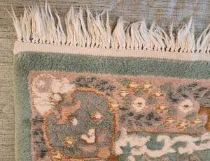 lot 64 image: Quality Wool Vintage Rug