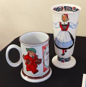 lot 202 image: Assorted Norwegian Decor