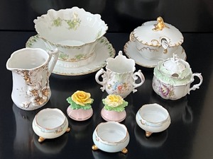 lot 111 image: Variety of Beautiful Vintage Glassware Items