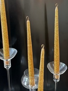 lot 45 image: Eye-Catching Set of Mid-Century Styled Glass Candleholders with Glittery Candles