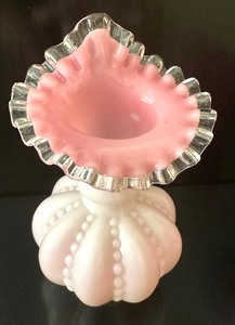 lot 117 image: Fenton Pink and White Silvercrest Beaded Vase & Vintage Fenton Opalescent Cranberry Coin Dot Tumbler