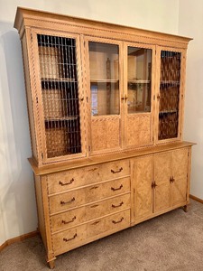 lot 2 image: Mid Century Modern Dining Room Cabinet