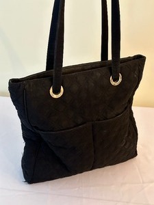 lot 132 image: Black Cloth Vera Bradley Handbag