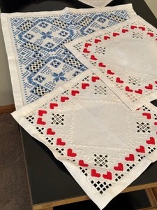 lot 137 image: Hardanger Linens and More