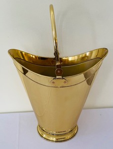 lot 164 image: Two Brass Vessels