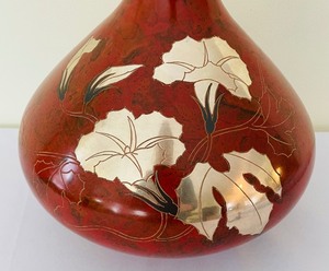 lot 177 image: Toyo Vase