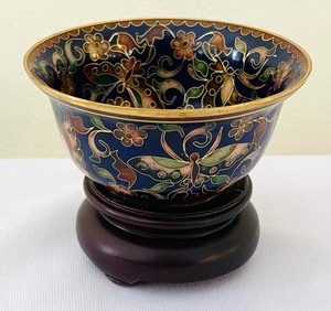 lot 181 image: Asian Style Grouping
