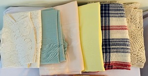lot 191 image: Variety of Tablecloths