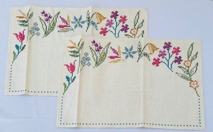 lot 277 image: Lovely Vintage Linens