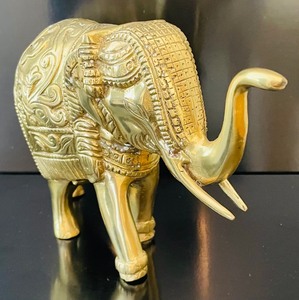 lot 272 image: Beautiful Brass Elephant Figurine