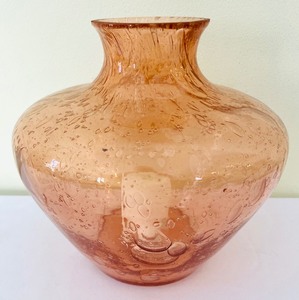 lot 273 image: Delightful Decor