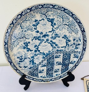 lot 275 image: Blue and White Delights