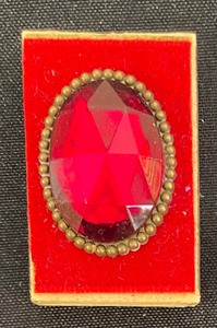 lot 331 image: 4 Vintage Radiant Ruby Red Matchbooks