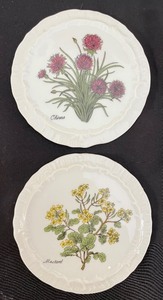 lot 330 image: Porcelain Pretties