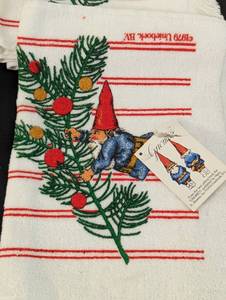 lot 299 image: New Unieboek Gnome Napkins and Hand Towels
