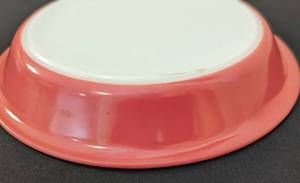 lot 314 image: Pyrex Flamingo Pink Pie Plate