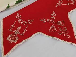 lot 324 image: Christmas Linens and Bird Ornaments