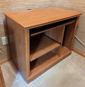 lot 346 image: Wood Computer Desk