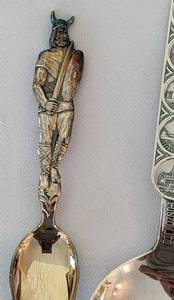 lot 347 image: Vintage Silver Plated Souvenir Spoons and Letter Openers