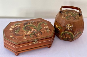 lot 60 image: Nostalgic Coordinating Norwegian Boxes with Rosemaling