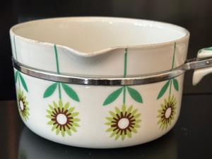 lot 145 image: Vintage Aluminite Fruitier Limoges Milk Warming Pot