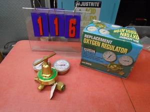 Replacement oxygen regulator. Appears new in box. As shown.