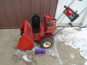 Toro 521 snow blower. Used condition. Tested & works. As shown.
