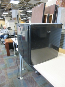 lot 124 image: SANYO COMPACT REFRIGERATOR
