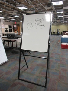 lot 175 image: QUARTET FUTURA WHITE BOARDPAPER PAD EASEL