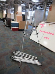 lot 176 image: QUARTET ALUMINUM TELESCOPING EASELS