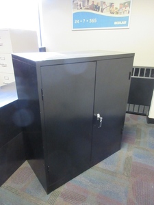 lot 256 image: METAL UTILITY CABINET WITH KEY