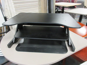 lot 270 image: SIT STAND DESK WITH FLOOR MAT