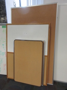 lot 294 image: QUARTET AND GENT CORK AND WHITE BOARDS