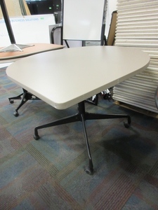 lot 304 image: HERMAN MILLER LARGE ROLLING TEARDOP TABLE