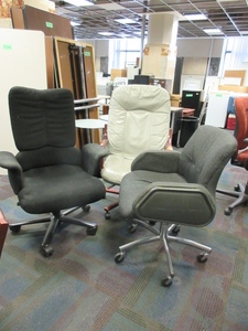 lot 361 image: EXECUTIVE OFFICE CHAIRS