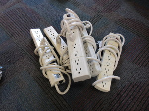 lot 373 image: MIXED BRAND POWER STRIPS  SURGE PROTECTORS