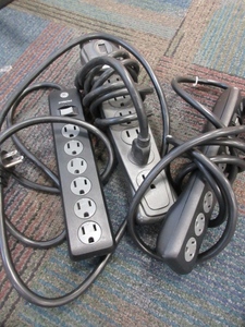 lot 377 image: MIXED BRAND SURGE PROTECTORS