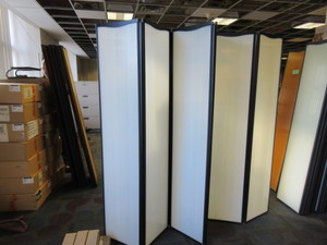 lot 201 image: PRIVACY PANELS