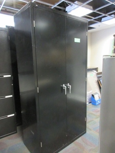 lot 262 image: HON UTILITY CABINET