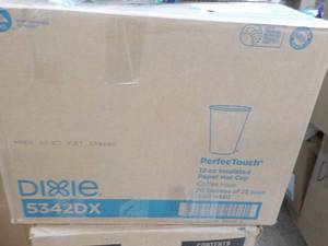 lot 23 image: Dixie 500 - 12 oz Insulated Paper H...