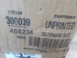 lot 33 image: 2000 Unprinted Silverware Bags...