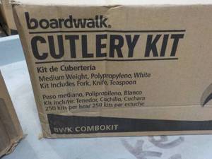 lot 56 image: Boardwalk 250 Plastic Cutlery Sets ...