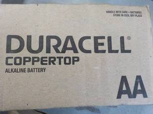 lot 77 image: 36 AA Duracell Power Boost Batterie...