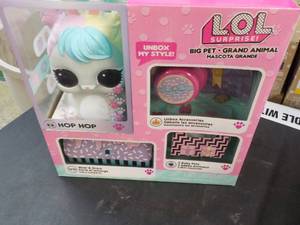 lot 212 image: L.O.L Surprise Hop Hop...